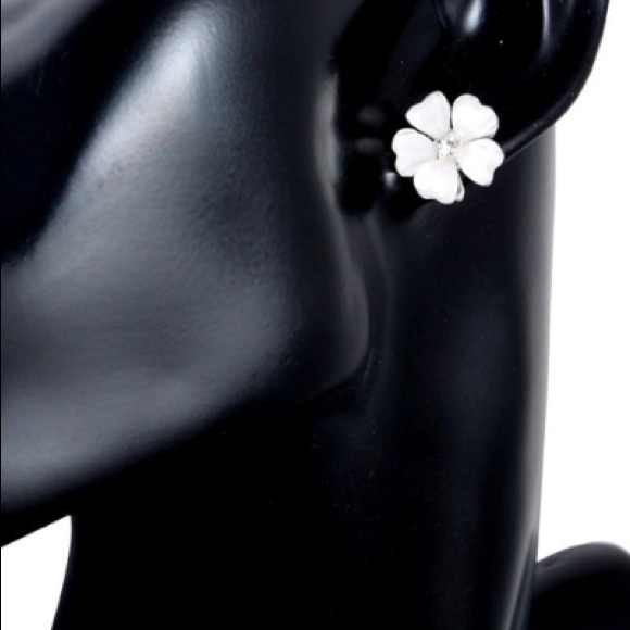 NEW!💙💎VERY PRETTY! VERY CUTE! WHITE FLOWERS!💎💙 - Picture 3 of 8